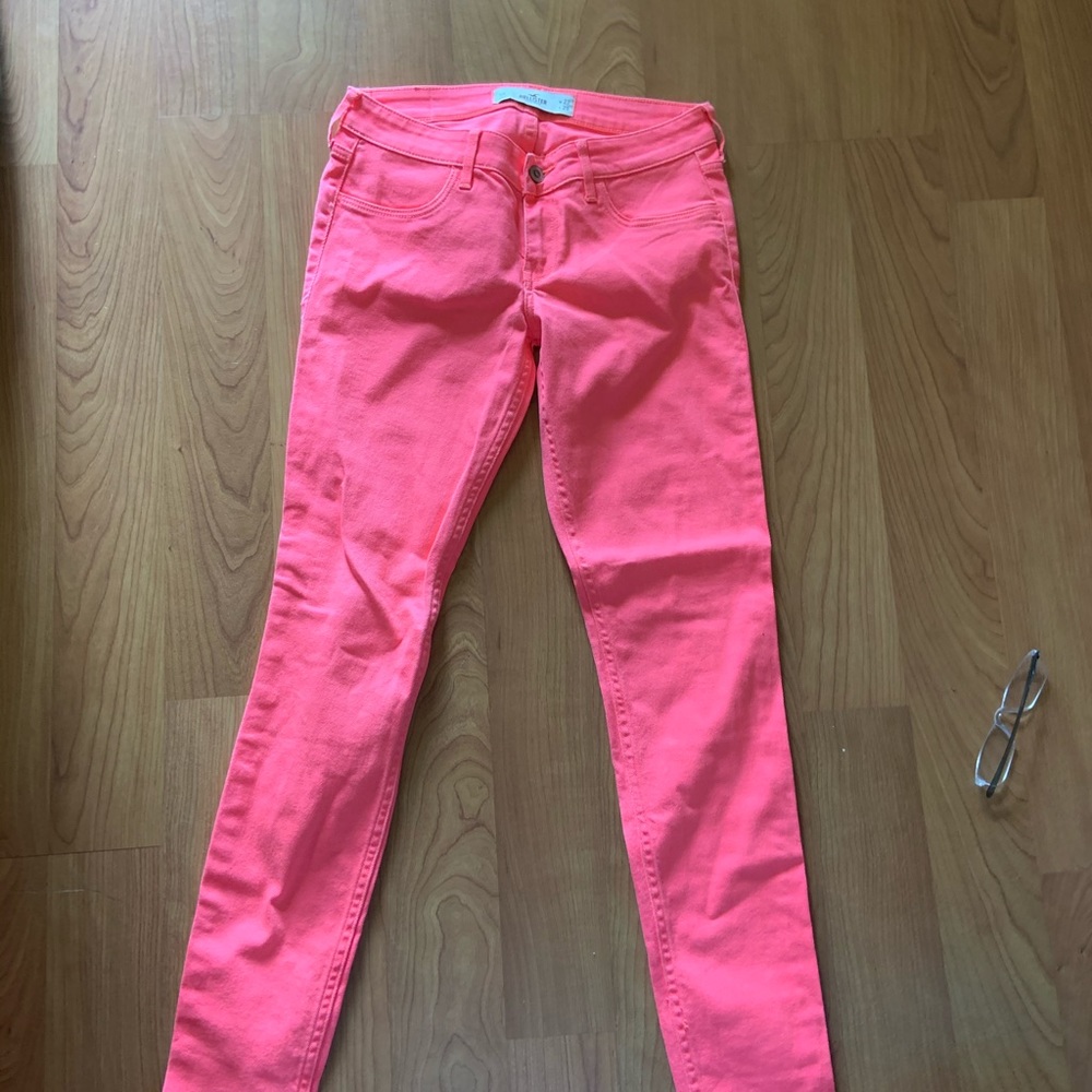 Hollister jeans in vibrant pink